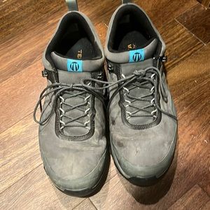 Tecnica Plasma S Women’s 8.5 Gore Tex EUC